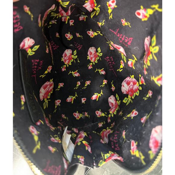 Betsey Johnson Black Skull Embossed Satchel & Crossbody Bag Set - Picture 8 of 9